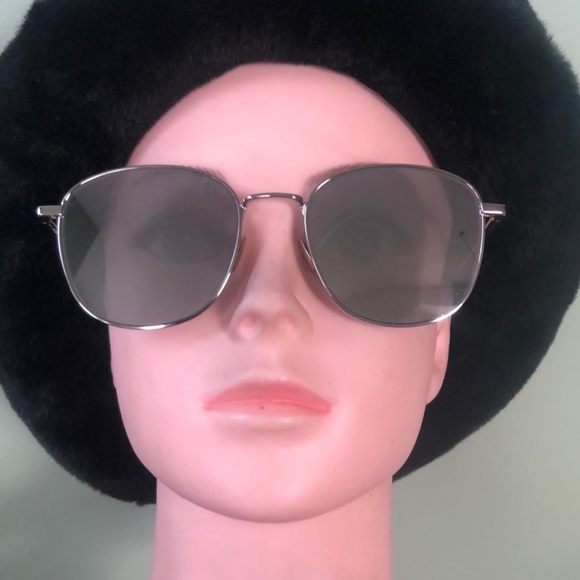 Saint Laurent Mirrored Sunglasses - Picture 7 of 14